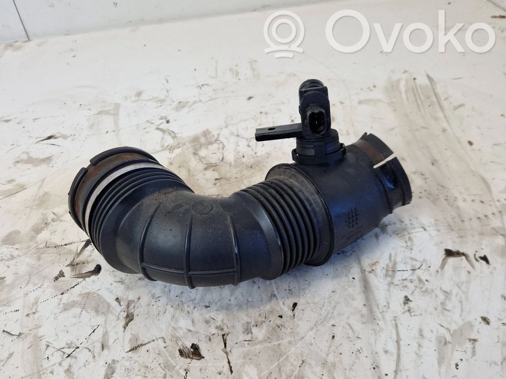 Saab 9-5 Turboahtimen ilmanoton letku 