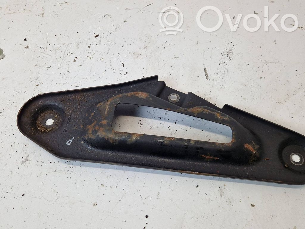 Engine mount bracket   13303034