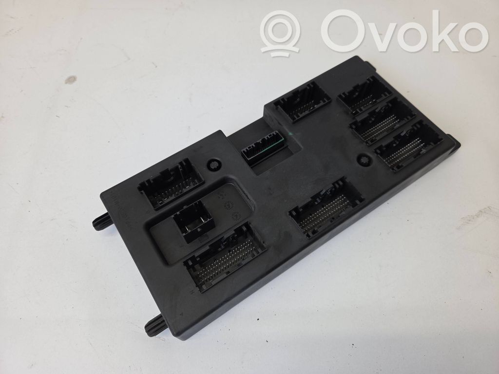 Jaguar F-Pace Fuse module 