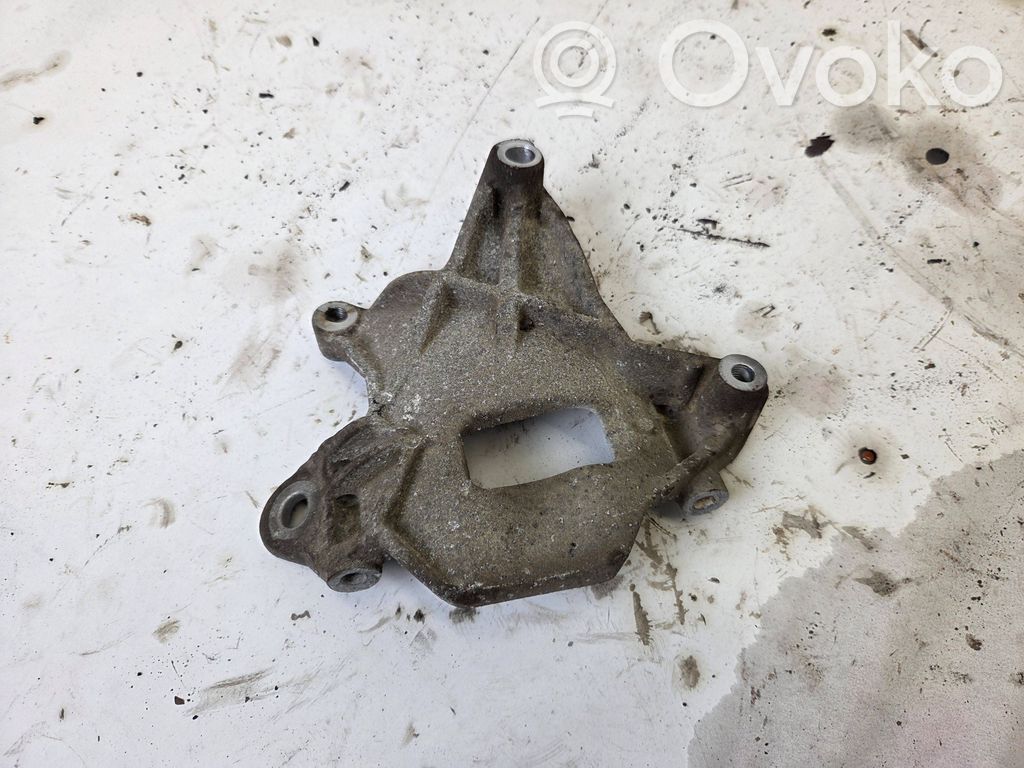 Engine mount bracket   55565505