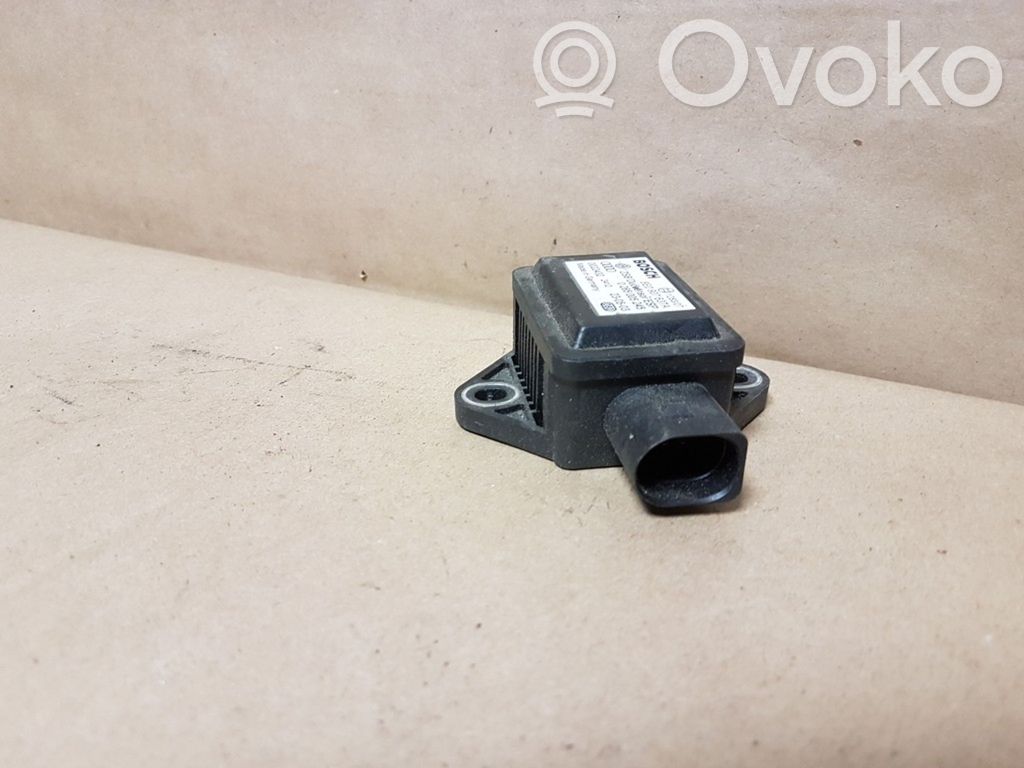ESP Drehratensensor Querbeschleunigungssensor   8E0907637A