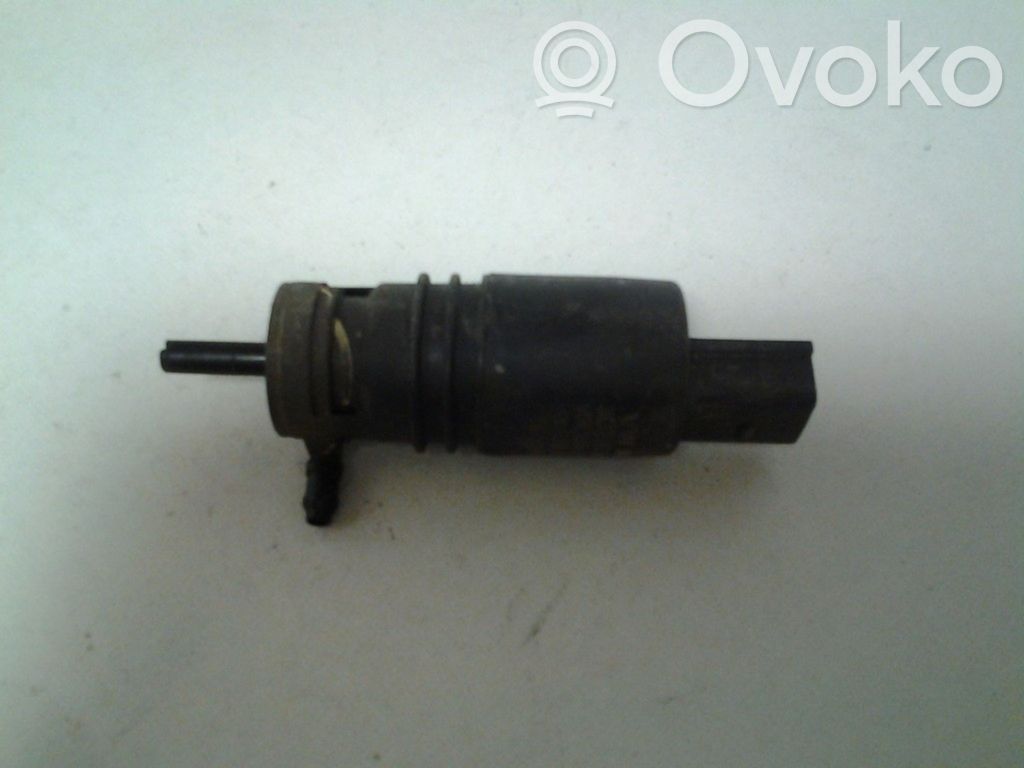 Volkswagen Phaeton Windscreen/windshield washer pump 