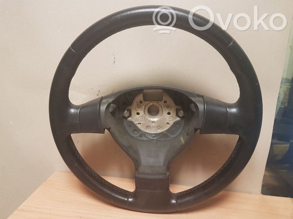 Volkswagen PASSAT B6 Ohjauspyörä 