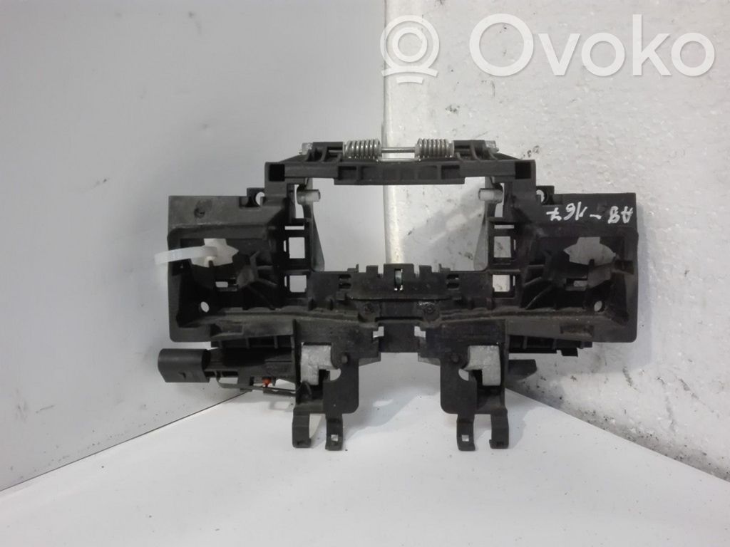 Audi A8 S8 D3 4E Front door exterior handle/bracket 