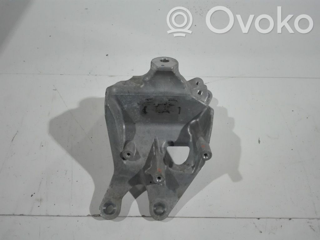 Audi Q7 4M Engine mounting bracket 