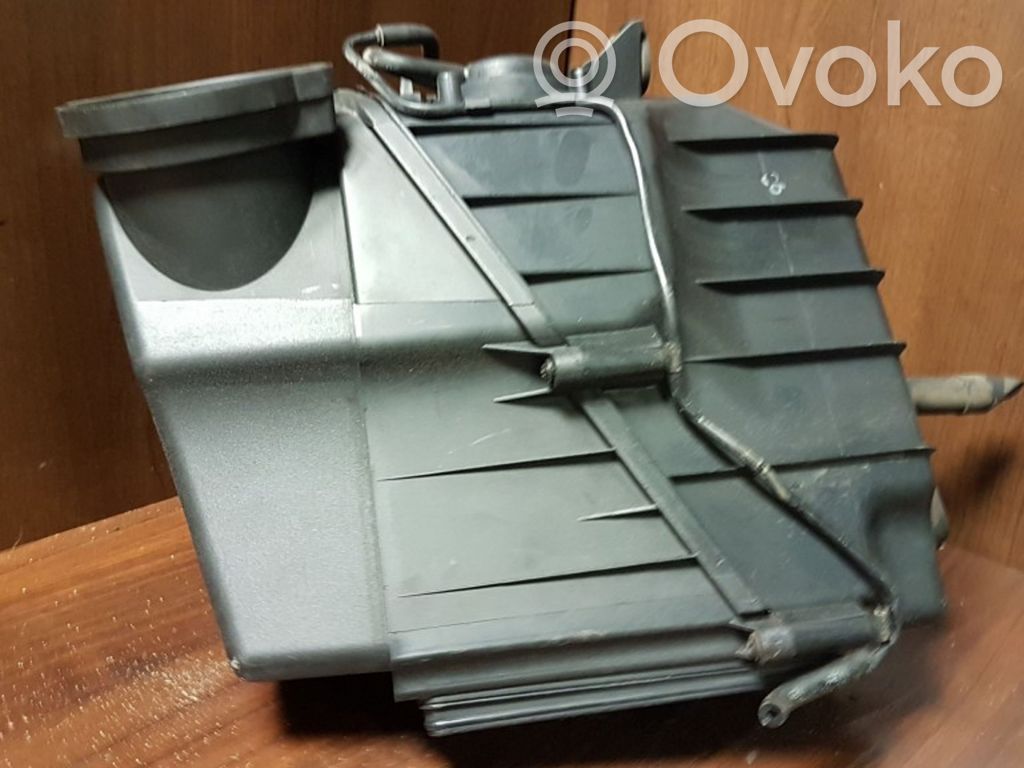 Air filter box   4E0129620C,079133836A
