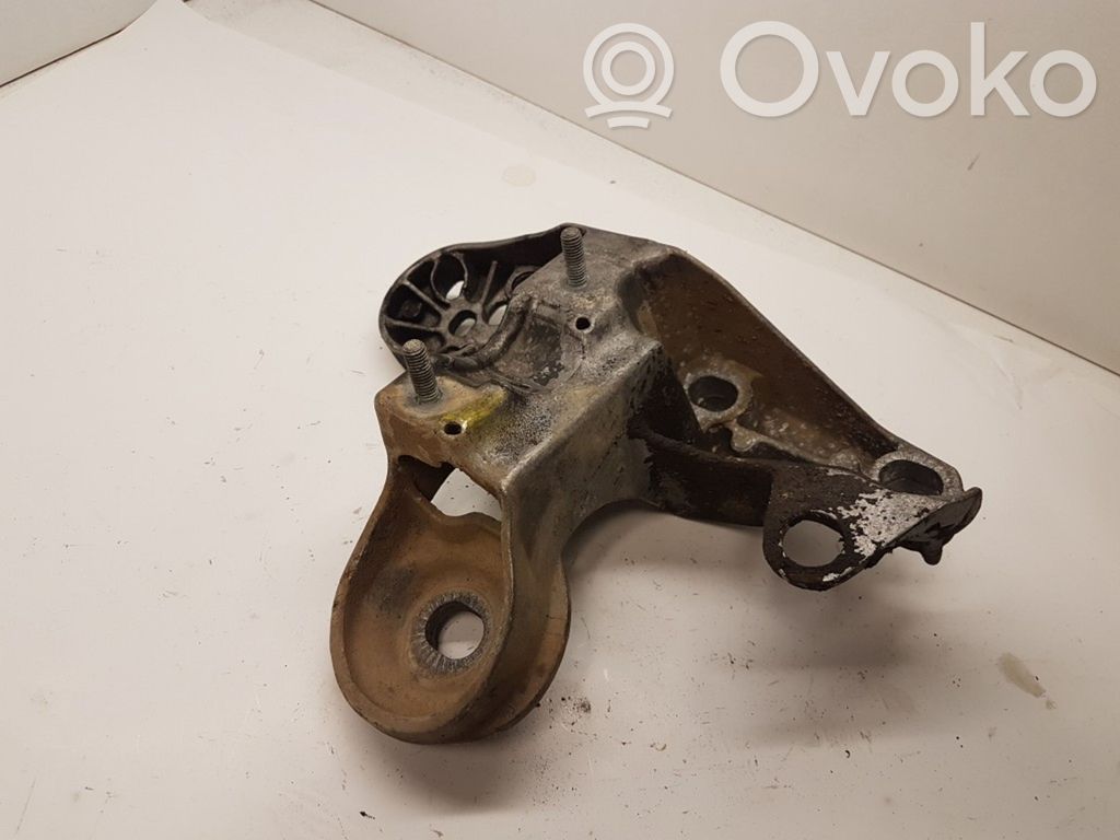 Audi A6 S6 C5 4B Engine mounting bracket 