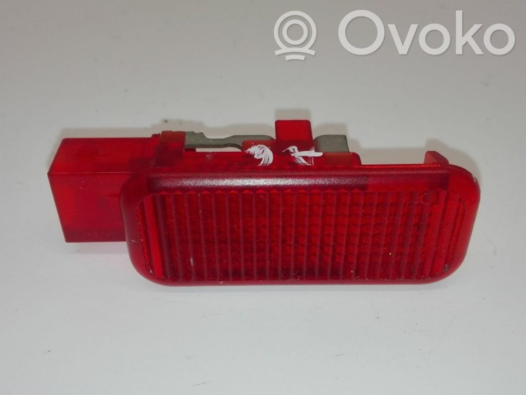 Audi A6 S6 C5 4B Luz interna puerta trasera 