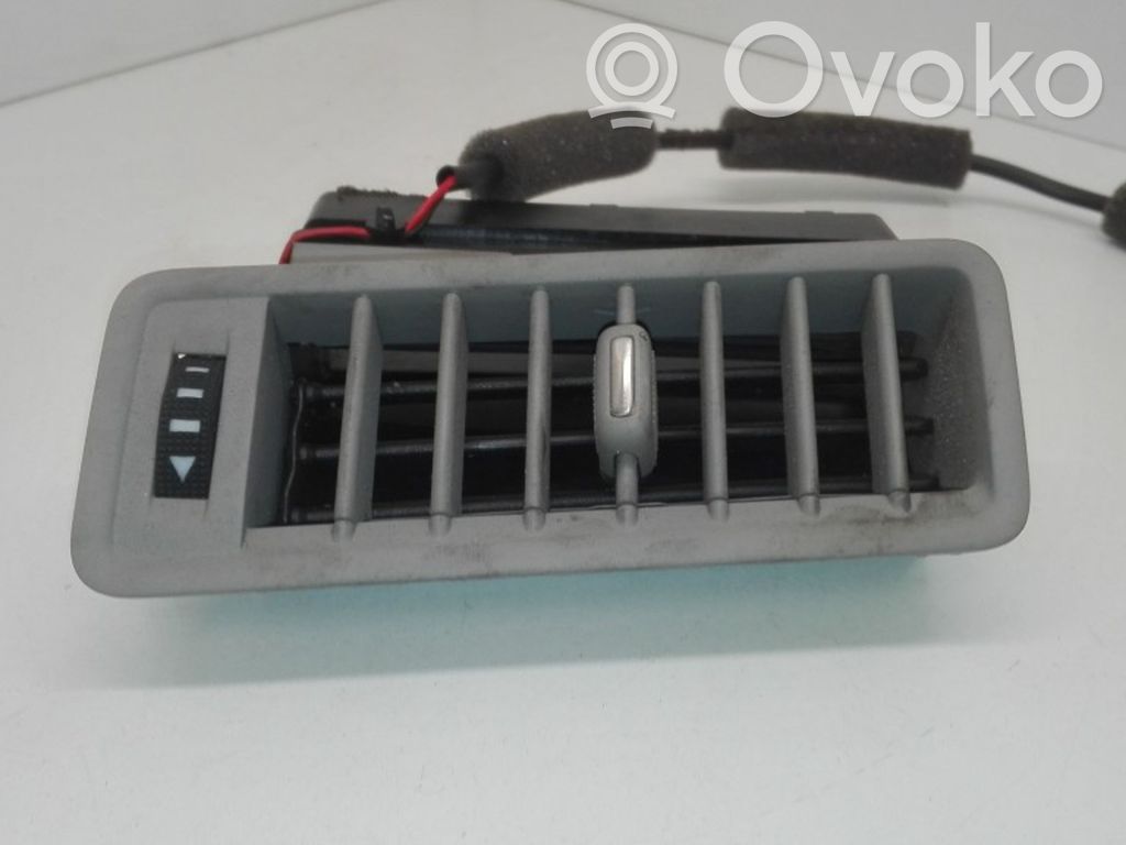 Audi A8 S8 D3 4E Moldura protectora de la rejilla de ventilación lateral del panel 