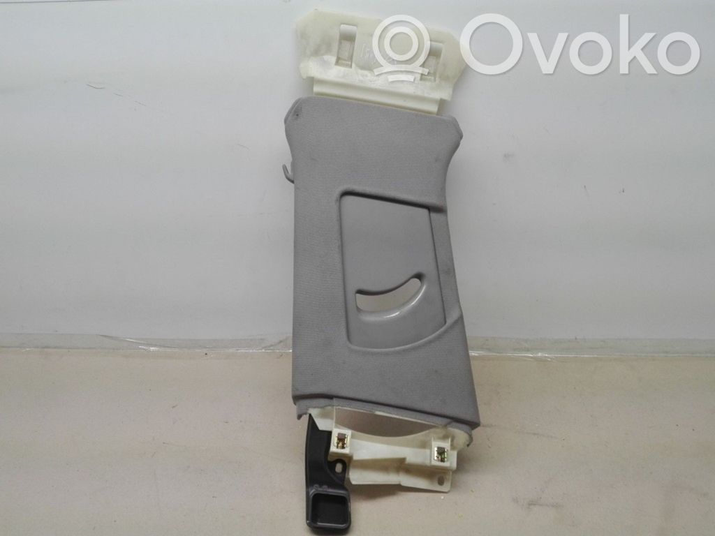 Audi A8 S8 D3 4E Pilar (B) (superior) 