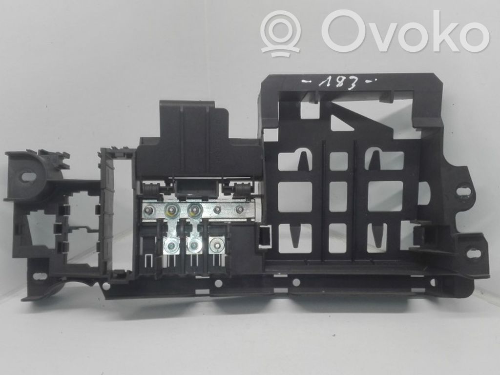 Audi A8 S8 D3 4E Fuse module 