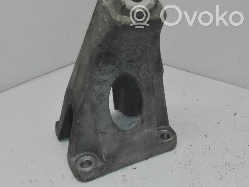 Engine mounting bracket   4E0199308BG