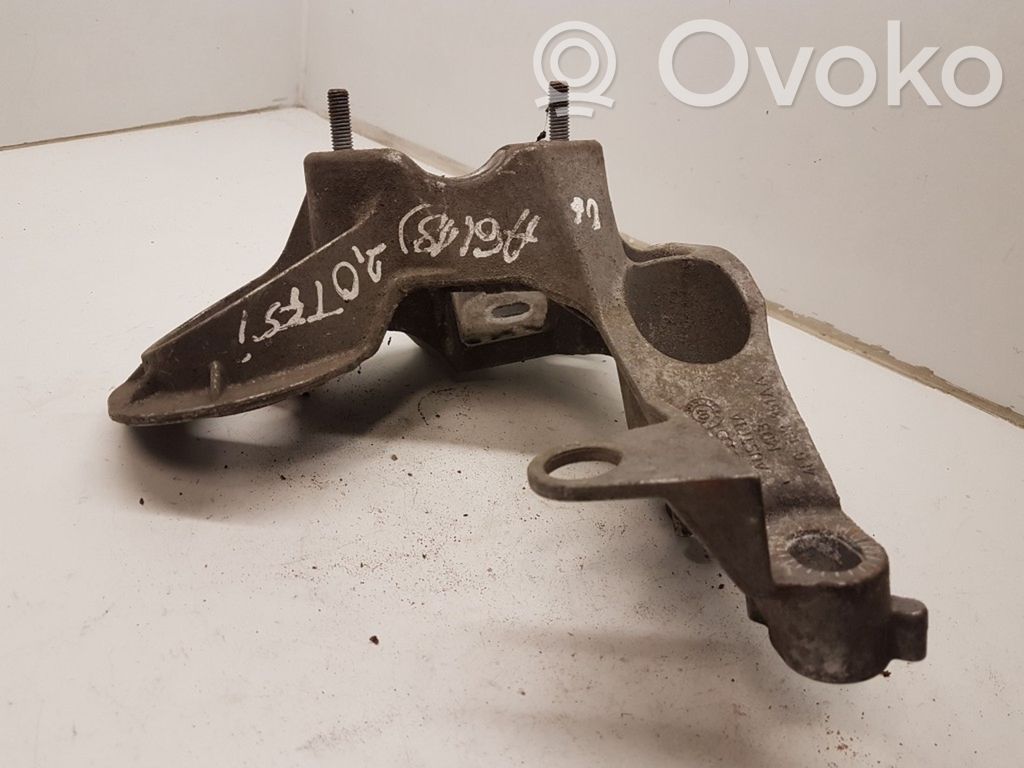 Audi A6 S6 C6 4F Engine mounting bracket 