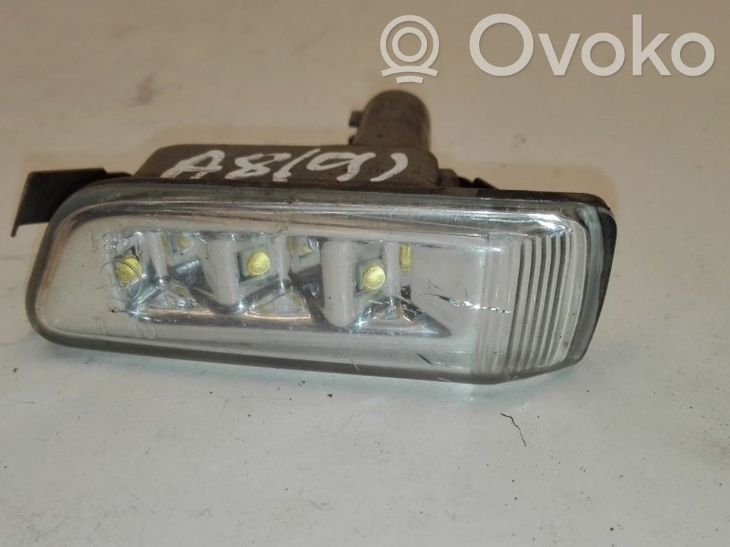 Audi A8 S8 D3 4E Semnalizator bară față 