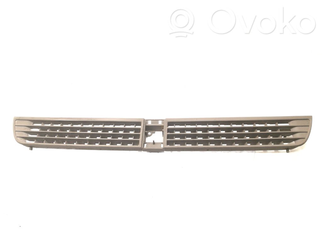 Audi A8 S8 D3 4E Lango oro grotelės 