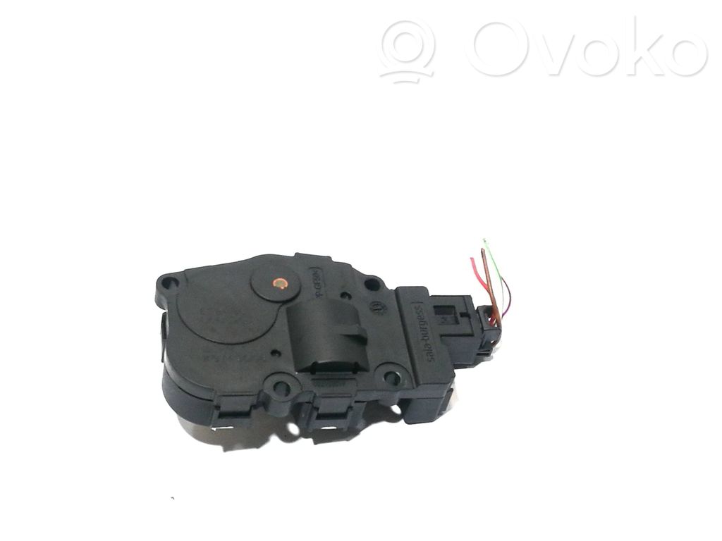Audi RS4 Motor/activador trampilla de calefacción 