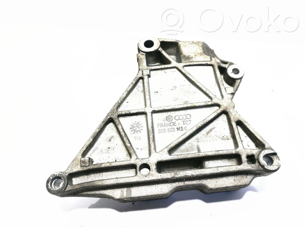 Volkswagen Touareg I Mocowanie alternatora 