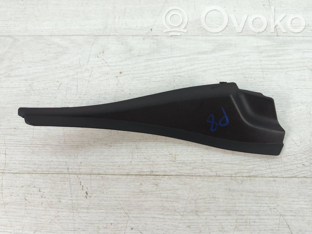 Windshield trim   D10E51PC1