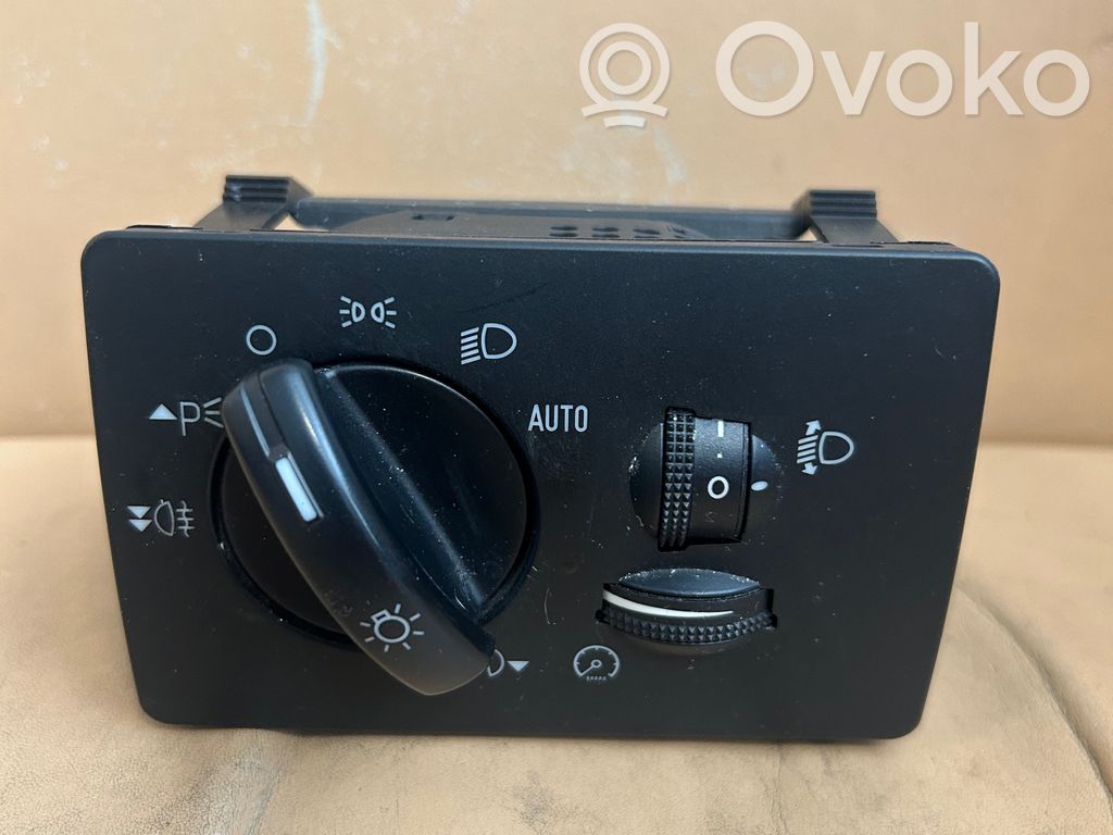 Light switch   7M5T13A024CA