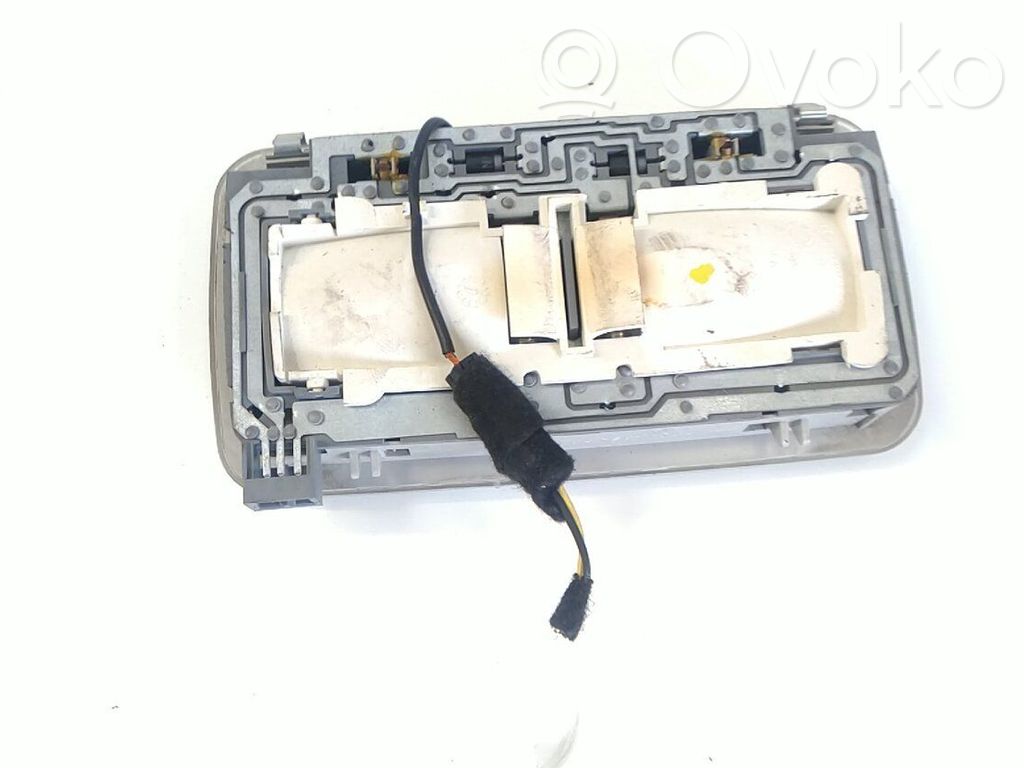 Etuistuimen valo   95513983