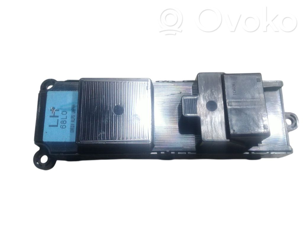 Suzuki Swift II Electric window control switch 
