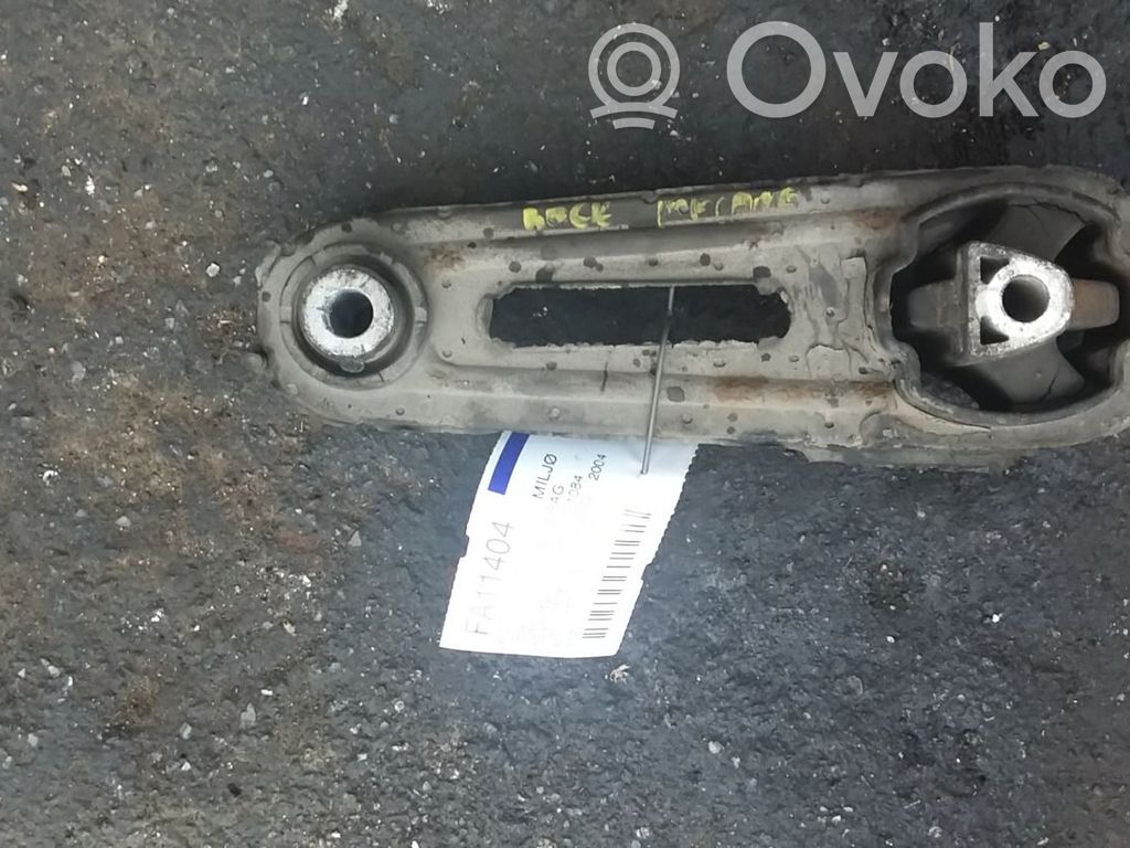 Engine mount bracket