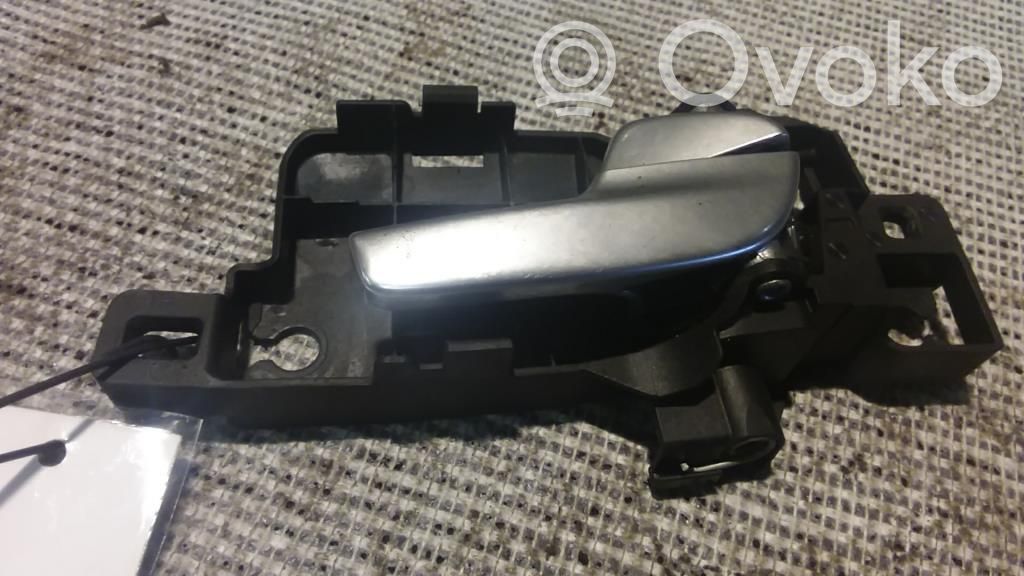 Ford Mondeo MK IV Poignée inférieure de porte avant