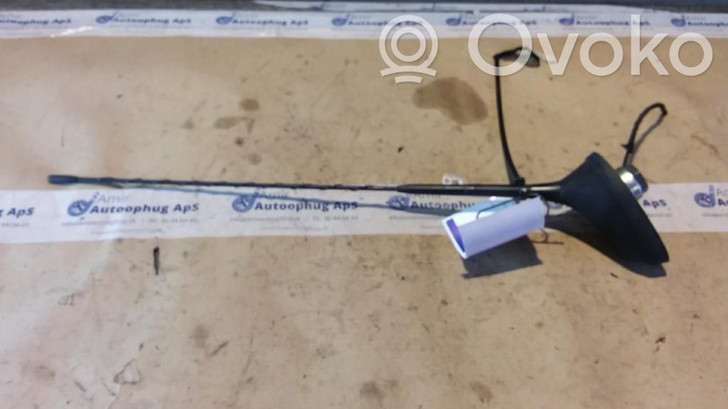 GPS-pystyantenni