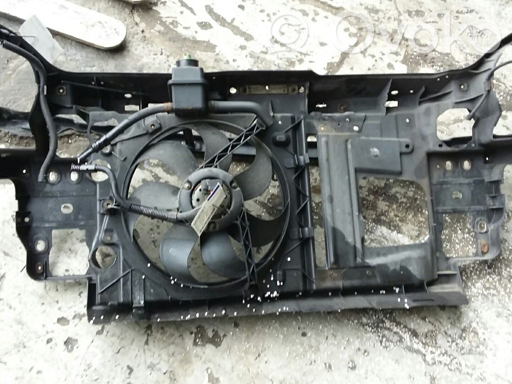Volkswagen Lupo Pas przedni 