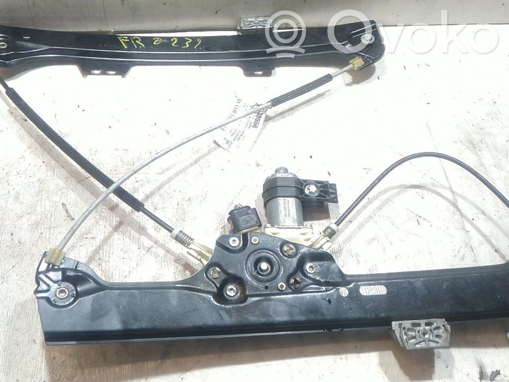Priekšpusē loga pacēlāja motoriņš   51337184384