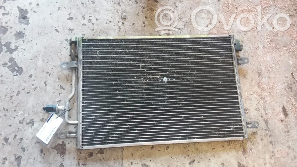 Radiateur condenseur de climatisation