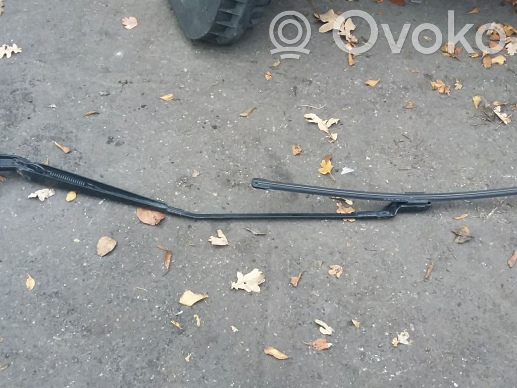 Volkswagen Polo IV 9N3 Braț ștergător față 
