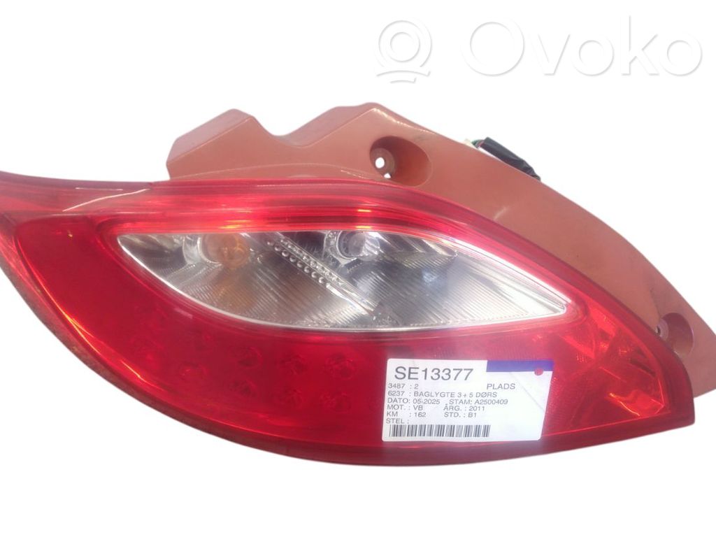 Rear/tail lights   D65151160M