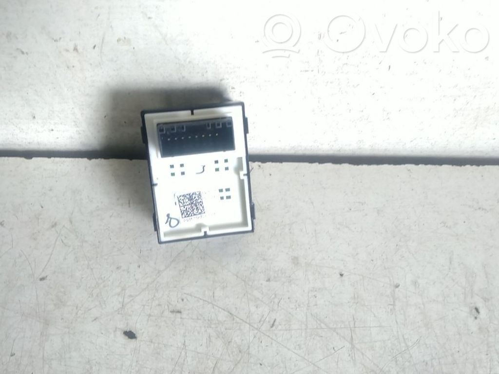 Comutator comandă geamuri electrice   P93571K7280NNB