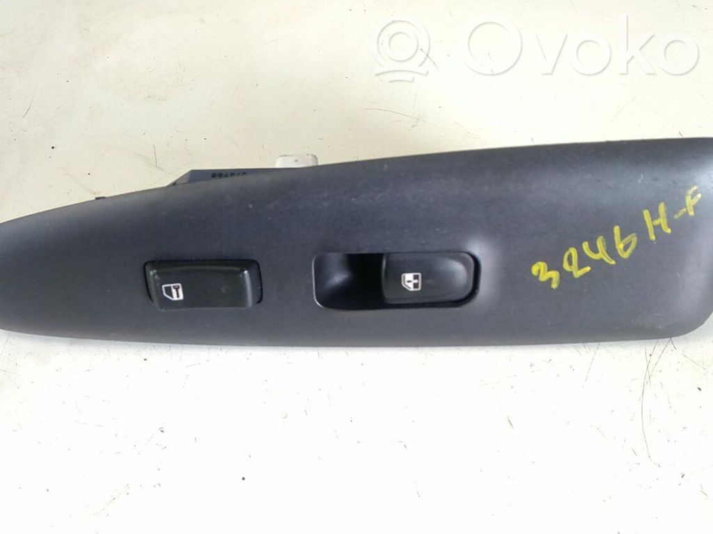 Interrupteur commade lève-vitre   935752G100T0