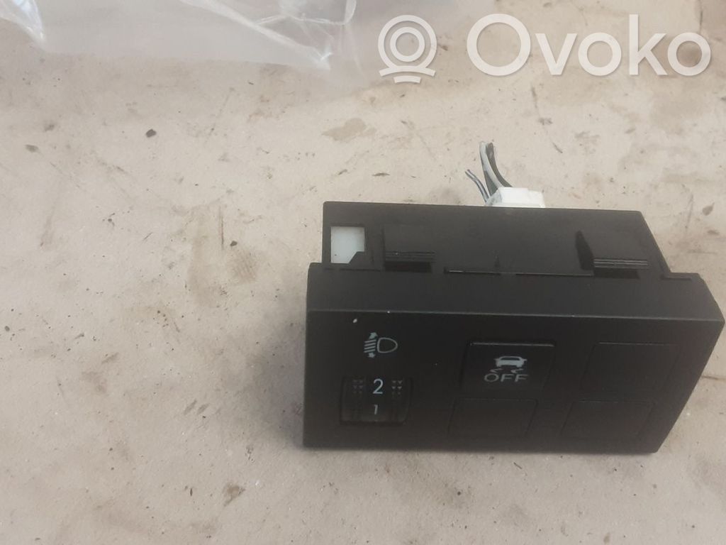 Light switch   DP7466170