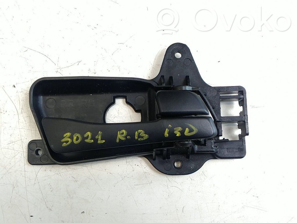 Hyundai i30 Klamka wewnętrzna drzwi przednich 