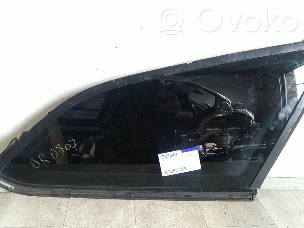 Ford Focus Vidrio lateral trasero 