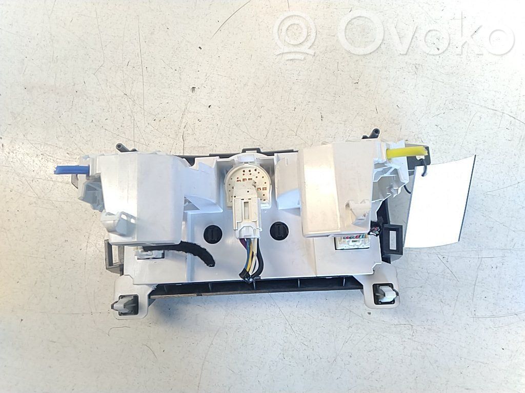Mazda 3 II Climate control unit 