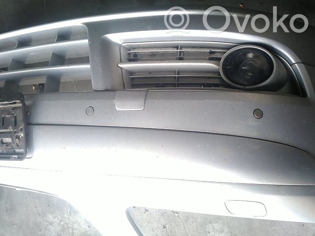 Volkswagen Touran I Parachoques delantero 