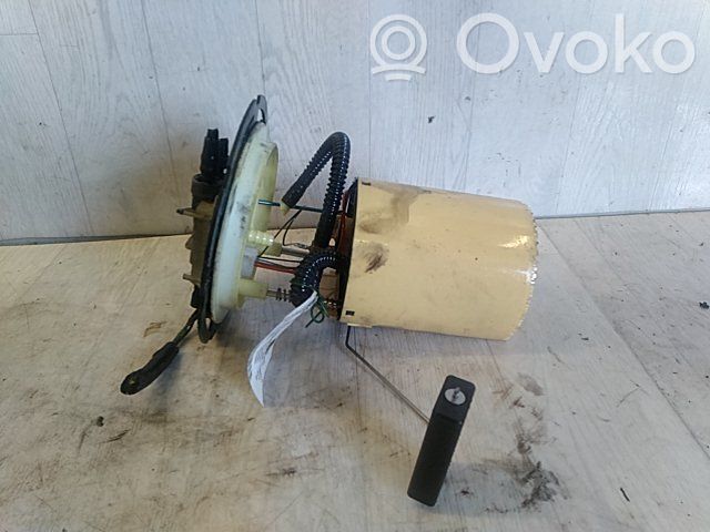Bomba interna de combustible   2046975