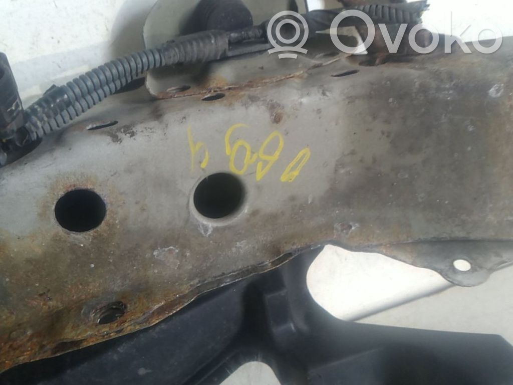 Toyota Yaris Staffa del pannello di supporto del radiatore parte superiore