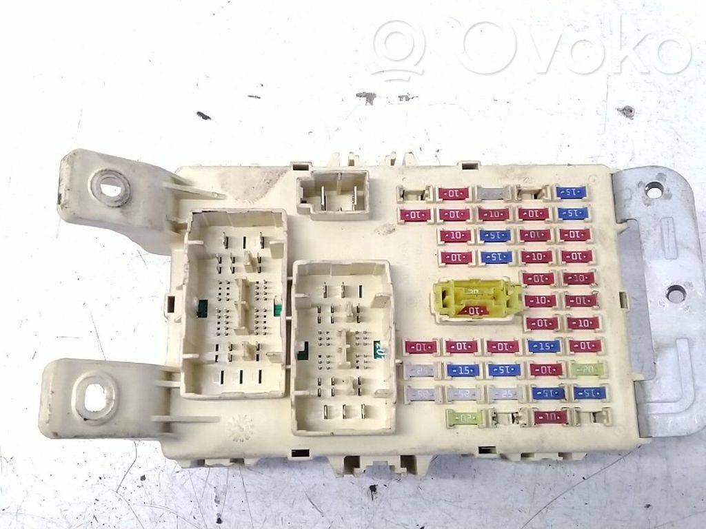 Užvedimo- blokavimo rėlė   391402A200