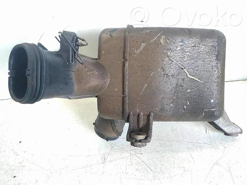 Opel Karl Air filter box 
