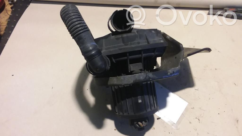 Pompa powietrza wtórnego   06A959253
