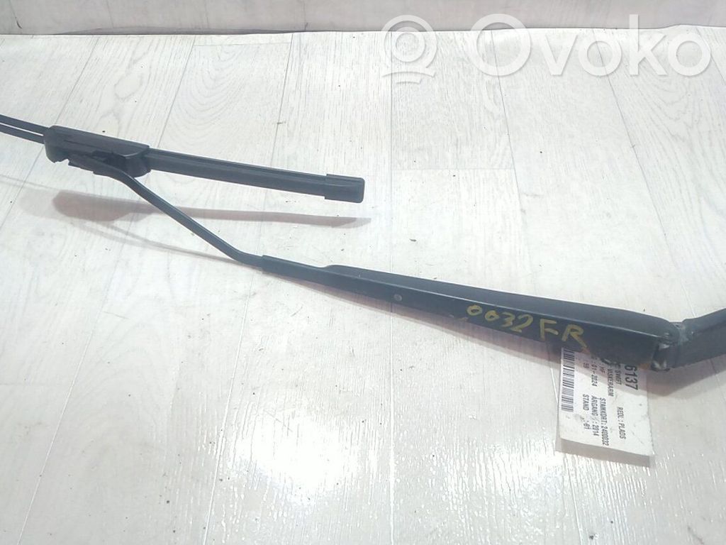 Wischerarm vorne   3833071L00000