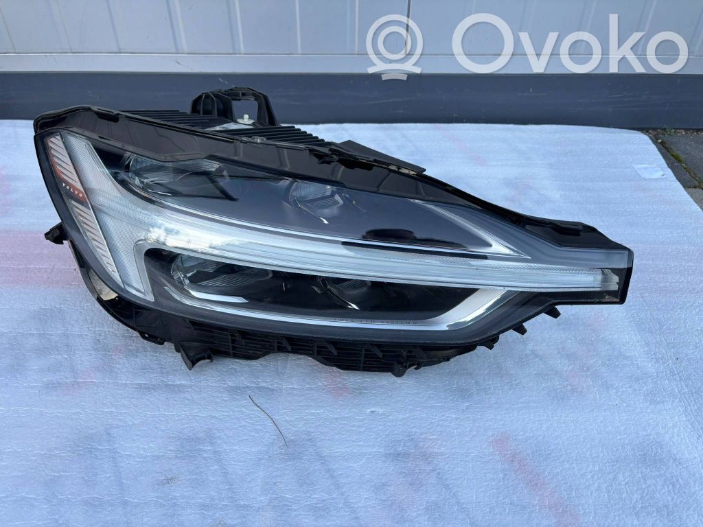 Volvo XC60 Headlight/headlamp 