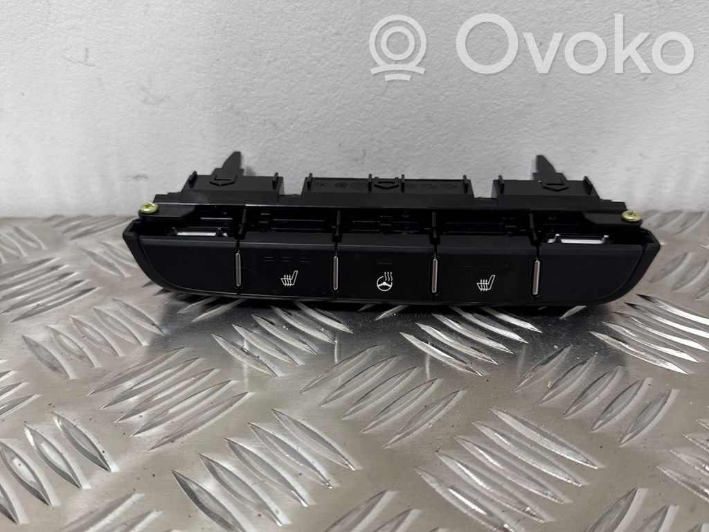 KIA Ceed Seat heating switch 