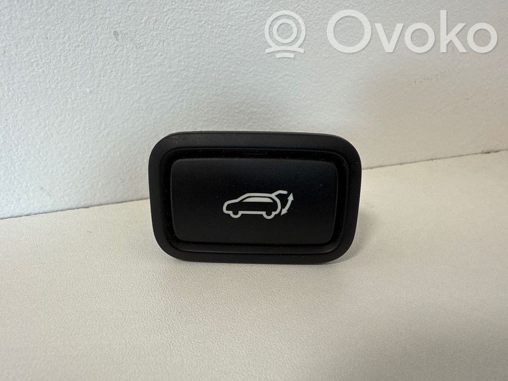 KIA Ceed Tailgate/boot open switch button 