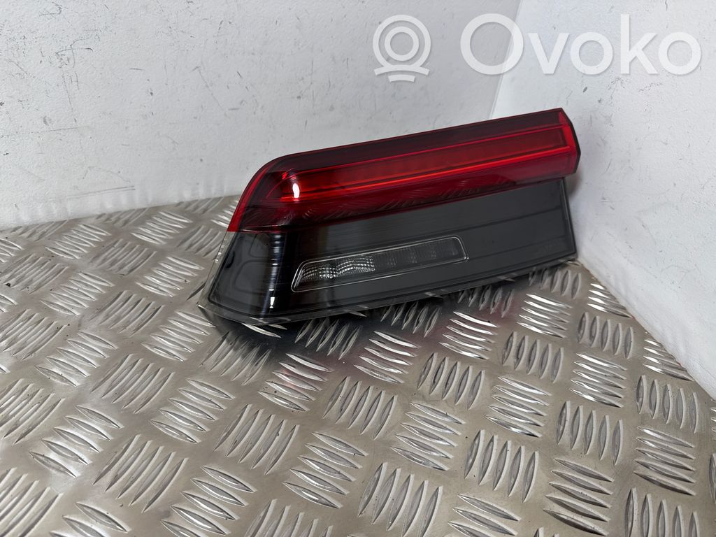 BMW 3 G20 G21 Lampă spate în capacul portbagajului 